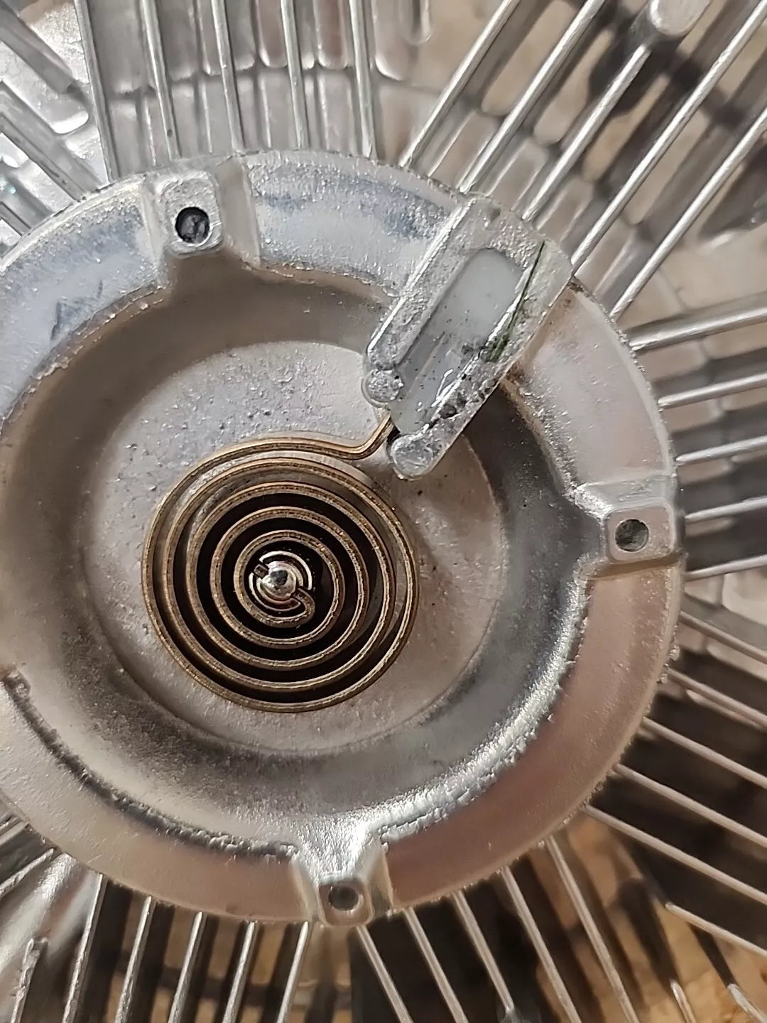 Fan Clutch 226165A3 for CASE Tractor C70 C80 CX70 MX100C CX80 MX80C CX90 MX90C CX100