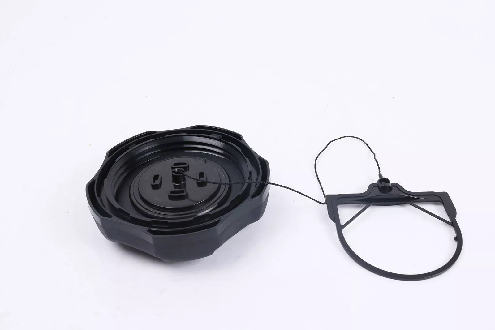 Fuel Tank Filler Cap AM141406 for Yanmar 3TNV70 Kawasaki FD620D FD671D Kohler 3TG72 Engine John Deere Lawn Tractor X300 X304 X310 X320