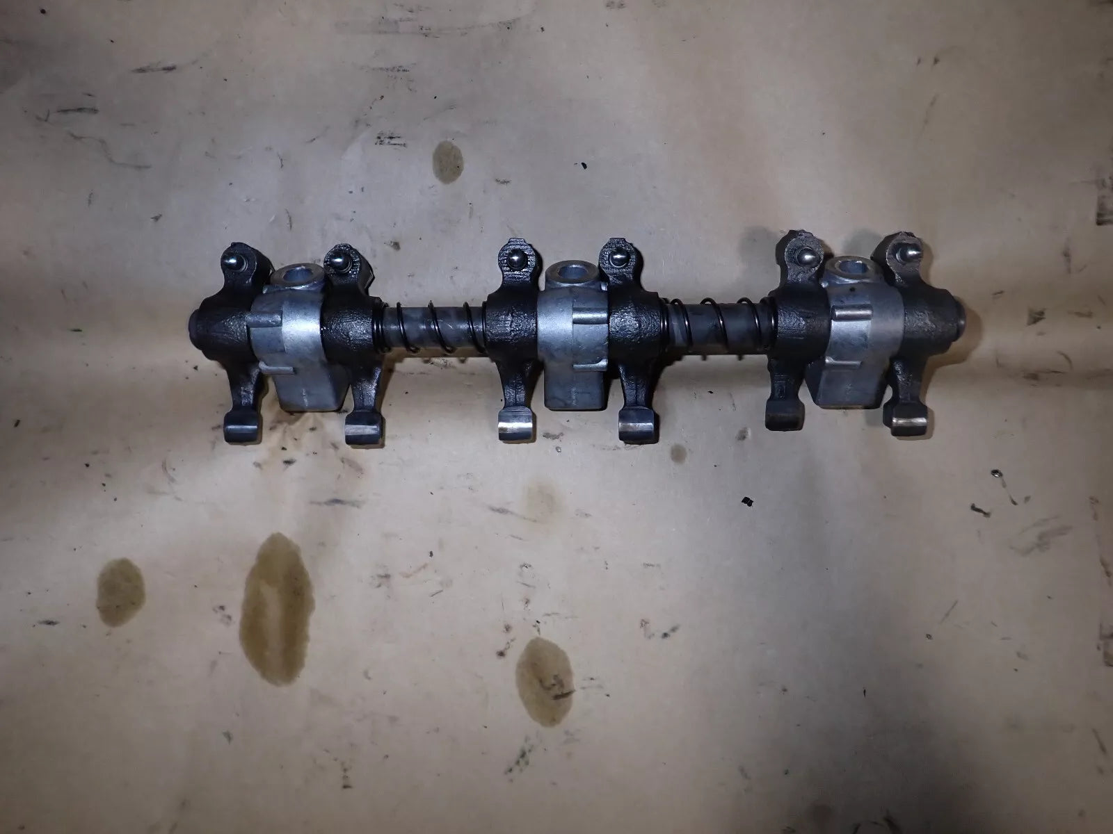 Rocker Arm Assembly AM100749 for Yanmar Engine 3TNA72 John Deere Mower 1420 1435 F925 F932 F935 500 Tractor 425 445 455 430 655 755 756 855 856 X495 X595